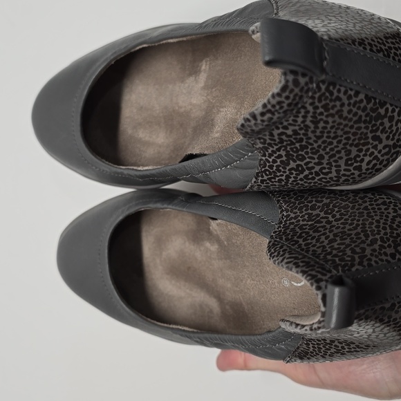 {Vionic} Women's Advantage Jacey Slip On Wedges Supportive Ladies Platform Wedge - Picture 10 of 11